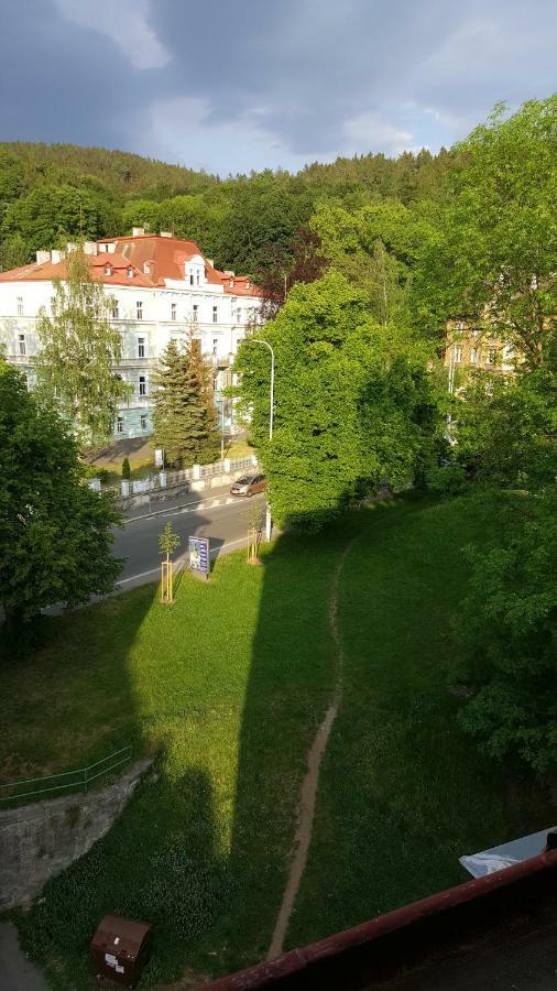 Nely'S Apartment Karlovy Vary Exterior foto